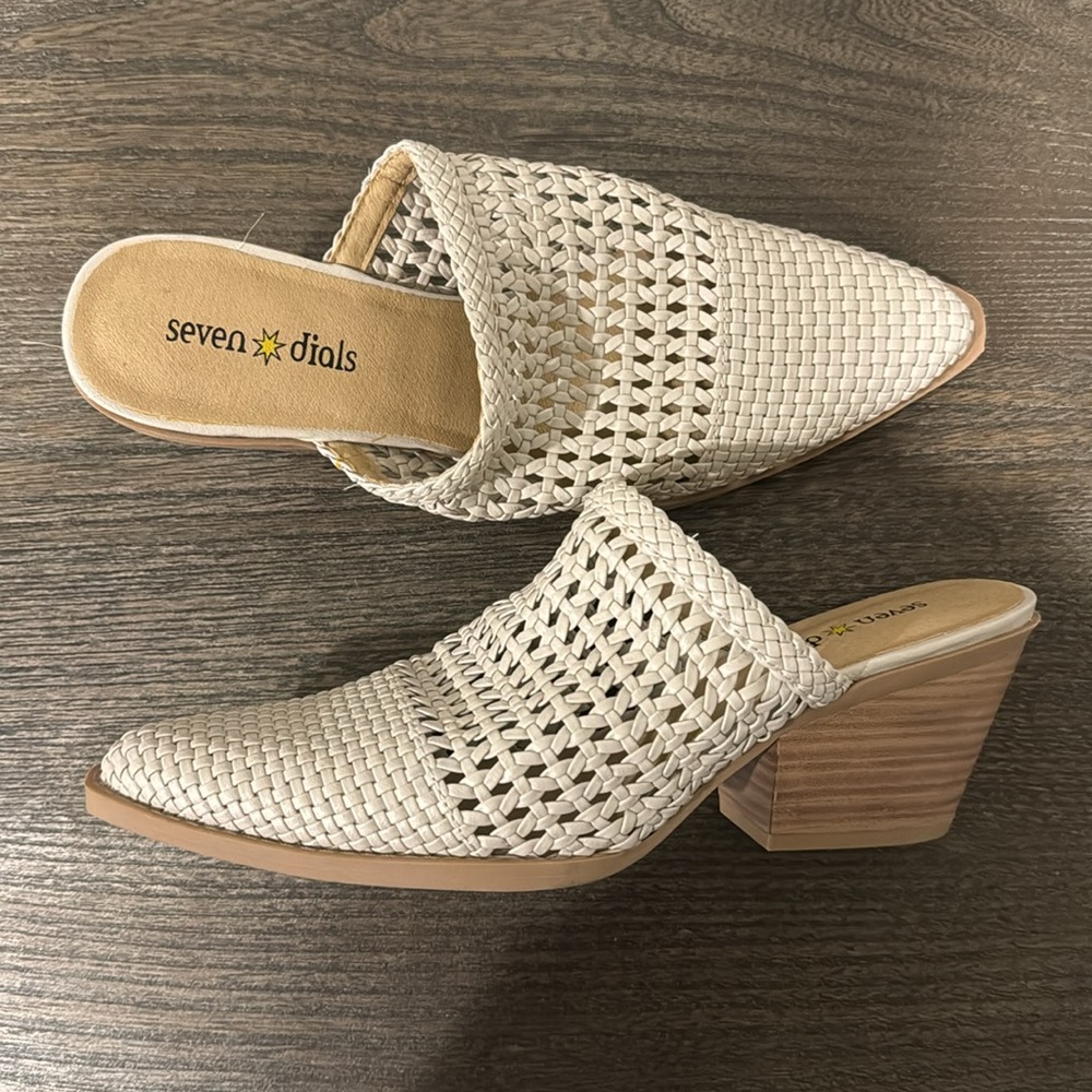 Shoes size 7.5 cream new